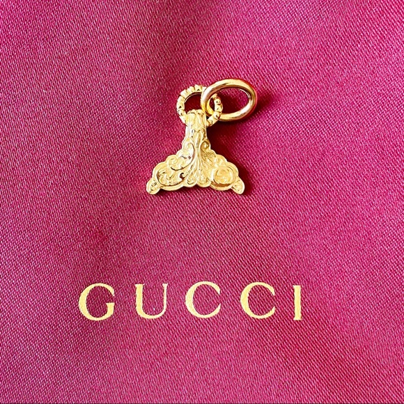 Gucci Tail Fin Charm In Yellow Gold NWT - Picture 4 of 13